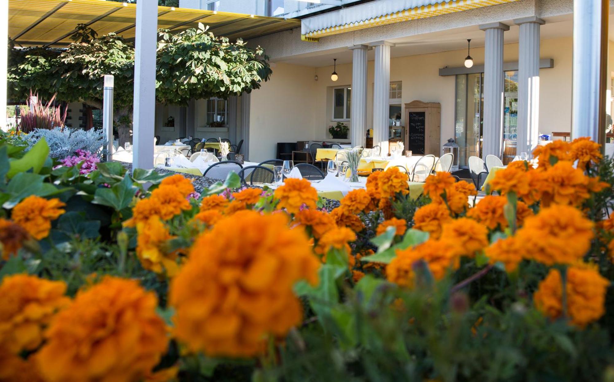 Hotel Restaurant Bellevue Au Lac Thun Exterior photo