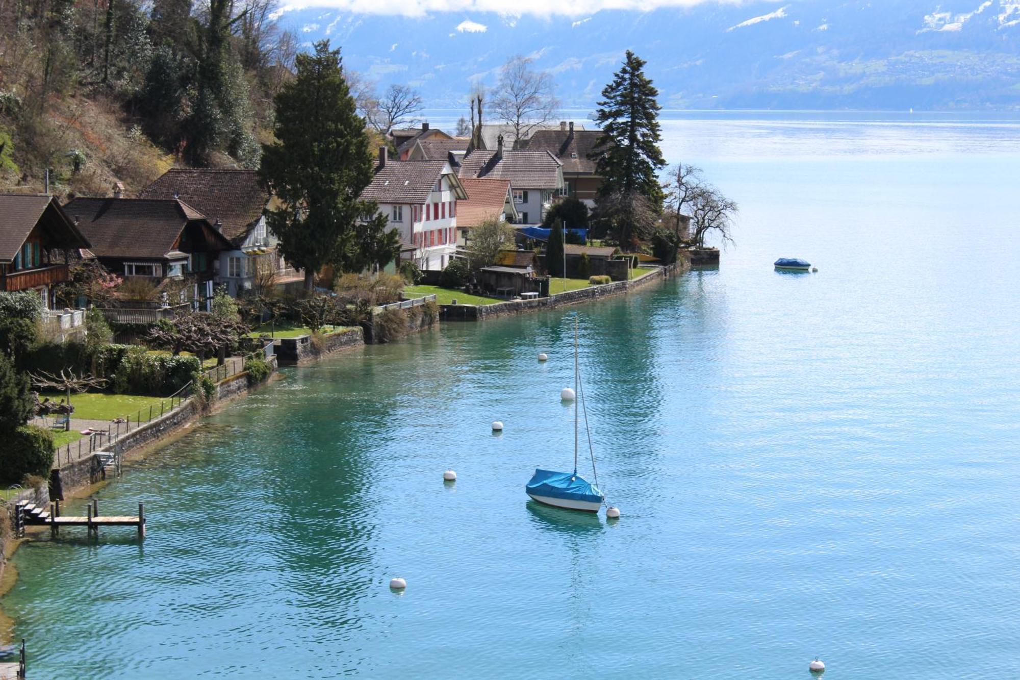 Hotel Restaurant Bellevue Au Lac Thun Exterior photo