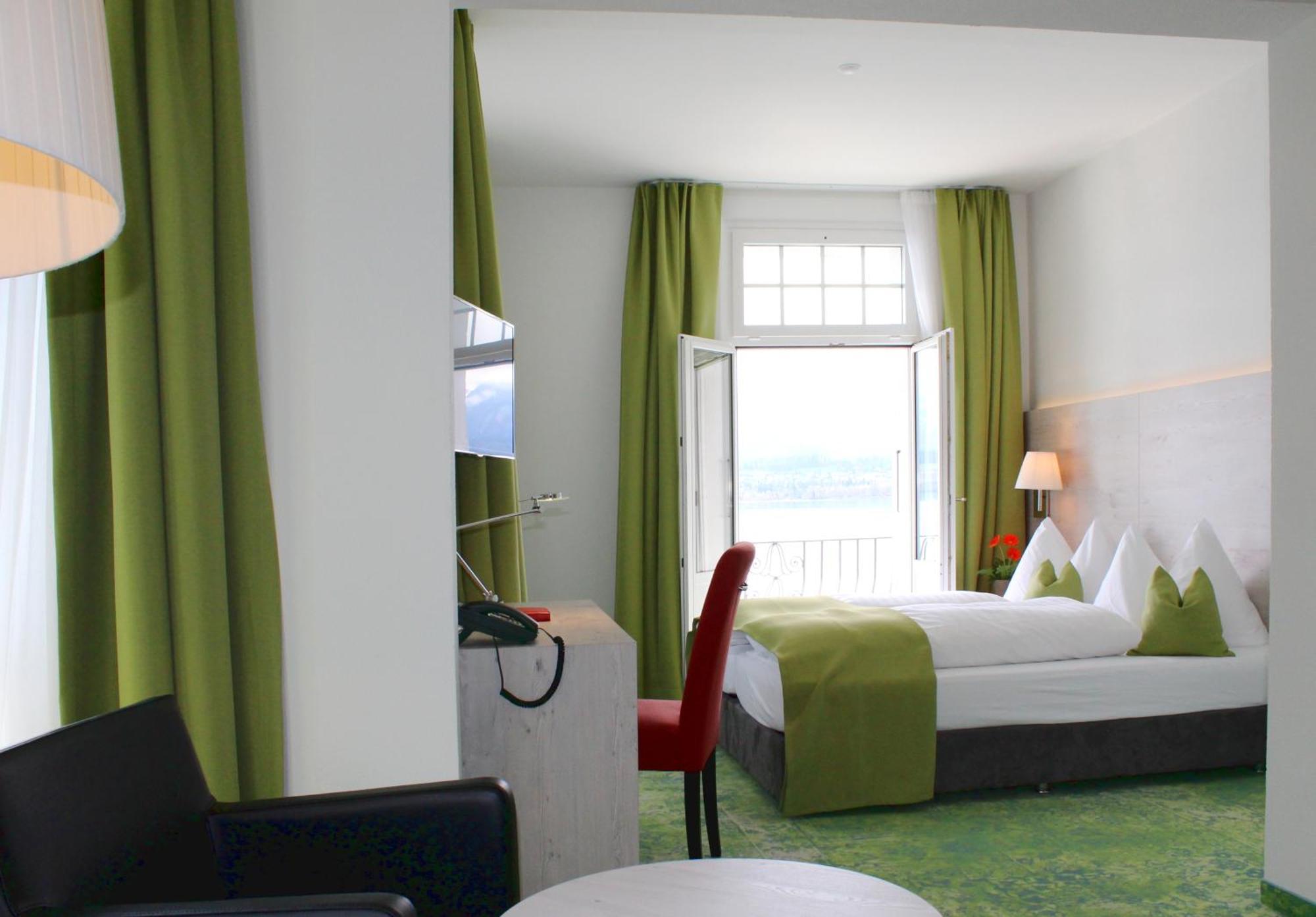 Hotel Restaurant Bellevue Au Lac Thun Room photo