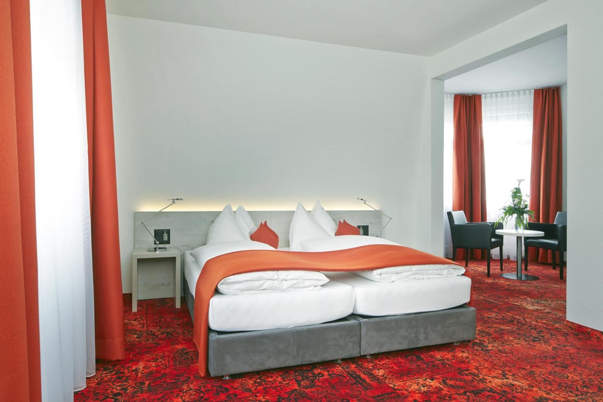 Hotel Restaurant Bellevue Au Lac Thun Exterior photo