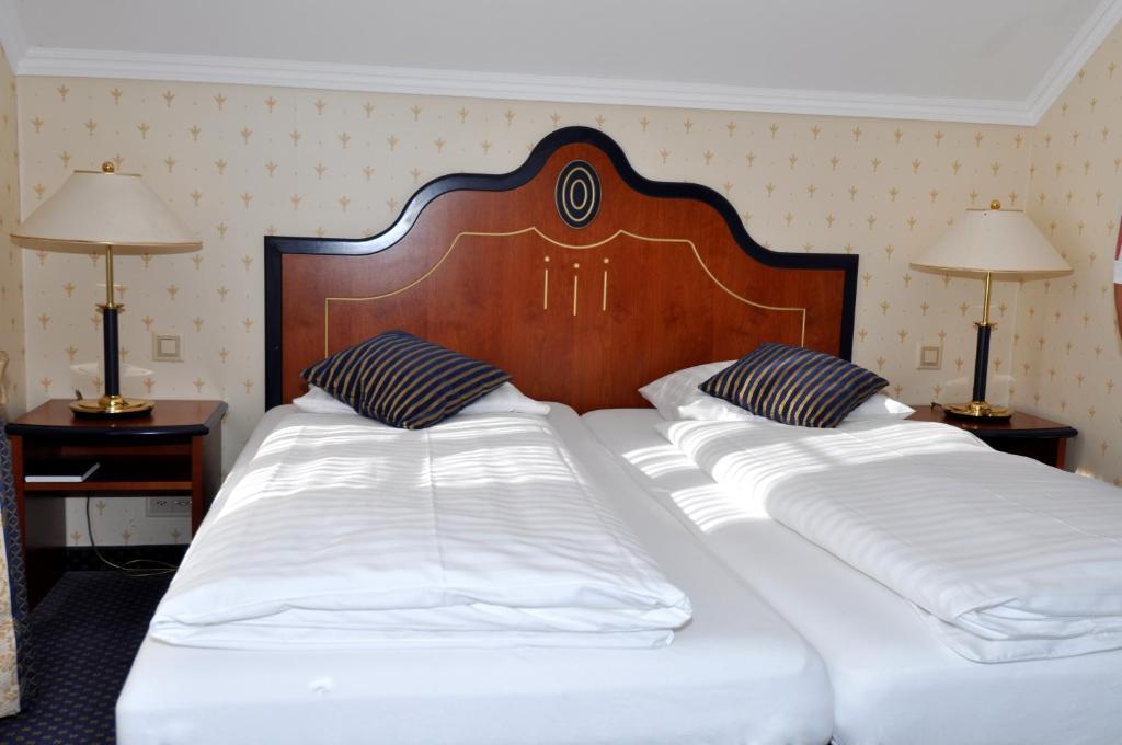 Hotel Restaurant Bellevue Au Lac Thun Room photo