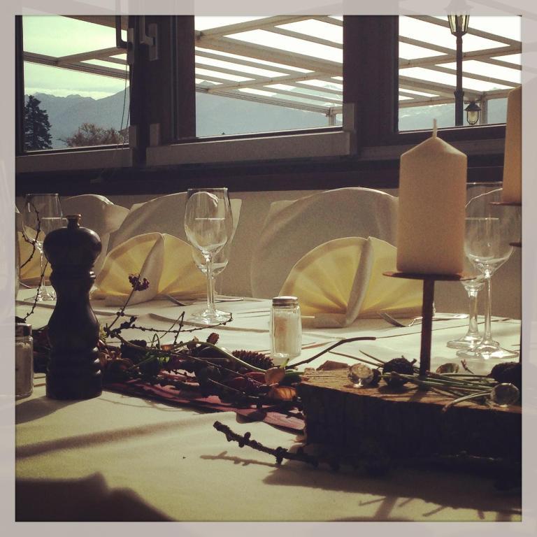 Hotel Restaurant Bellevue Au Lac Thun Exterior photo